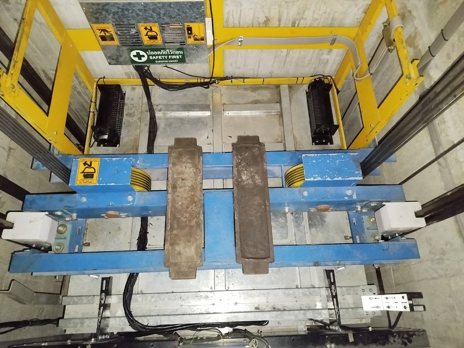 PASSENGER ELEVATOR 23